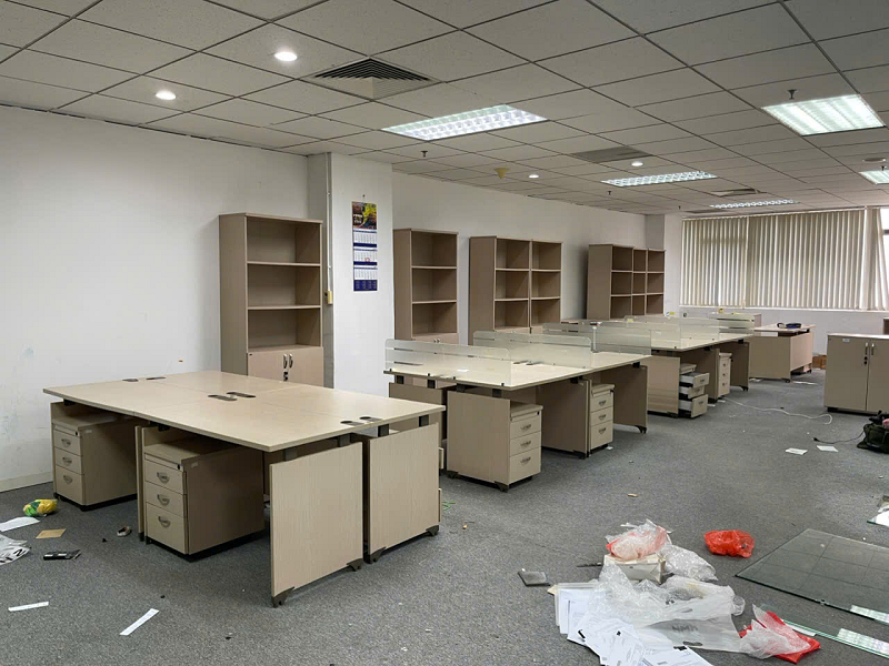 Bàn ghế văn phòng trhanh lý chưa qua sử dụng