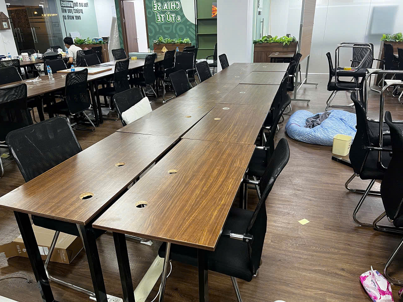 Bàn ghế văn phòng thanh lý giá rẻ