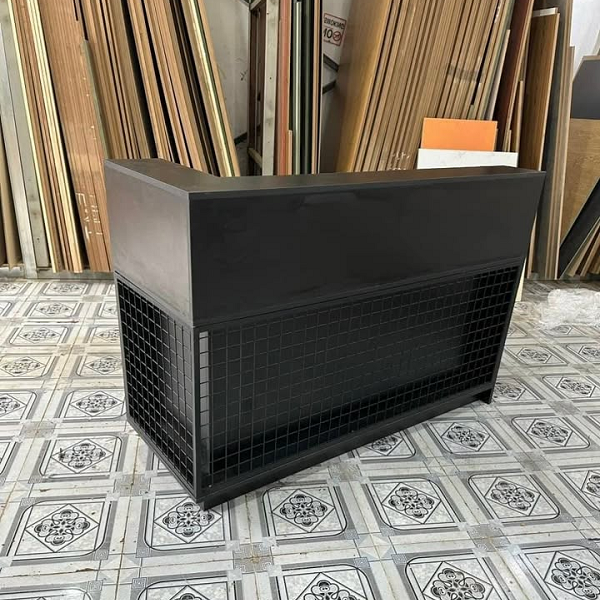 Bàn tính tiền chữ l màu đen 1m2