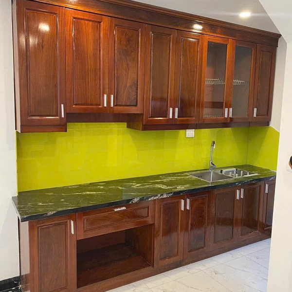 Tủ bếp trên dưới gỗ sồi mặt đá