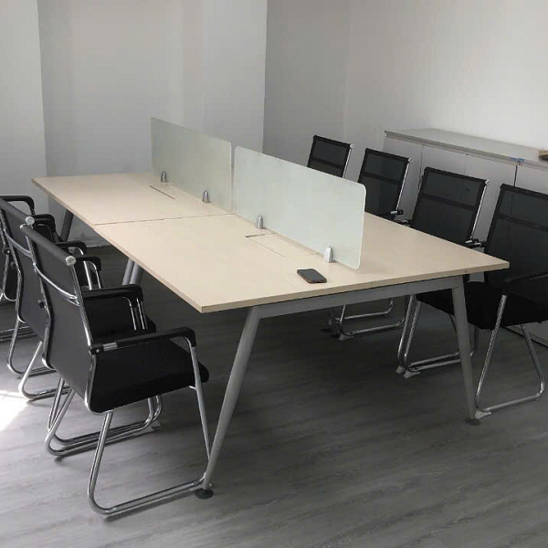 Bàn làm việc 4 chỗ 2m4 chân sắt trụ