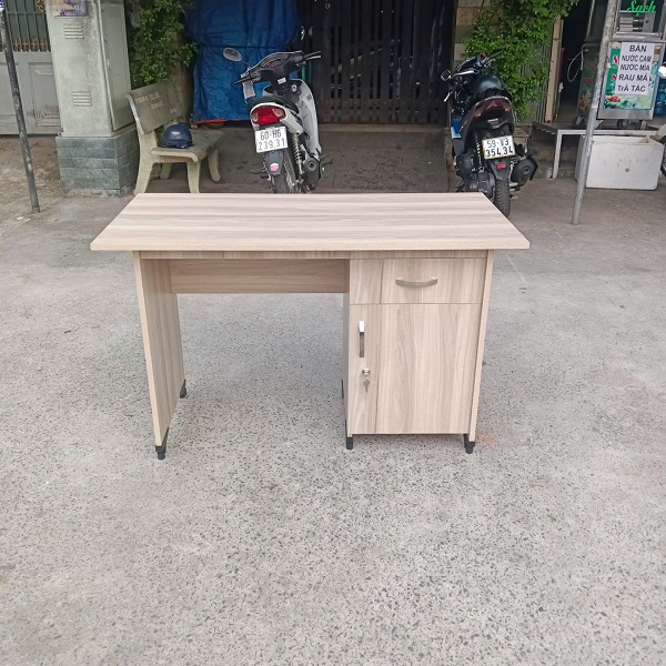 Bàn làm việc có hộc treo 1m2 BTL005
